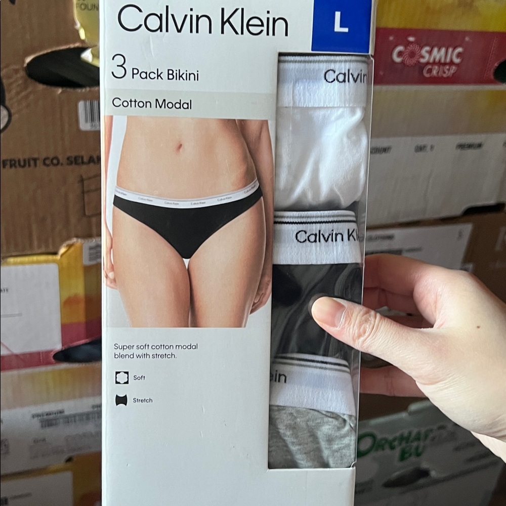 Open box Calvin Klein Ladies' Hipster,‎ 3-pack L